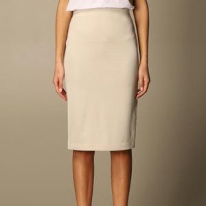 Giorgio Armani Made in Italy Creamy Gray Designer Quality Pencil Skirt Size 8‎
